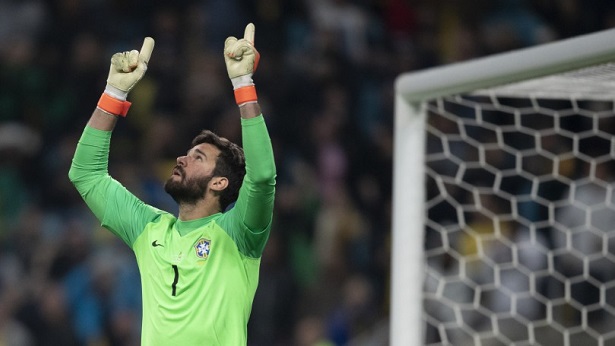 Alisson é eleito melhor goleiro do mundo; Marcelo é o melhor lateral-esquerdo - esporte