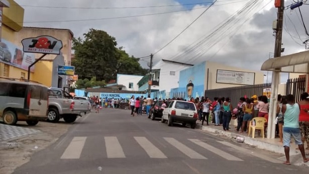 SAJ: Após mais de 15 dias na fila pais e responsáveis realizam matriculas na ELEM - saj, noticias, destaque