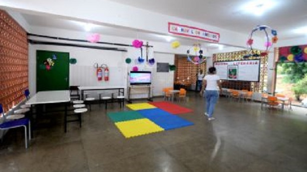 Salvador: Três escolas recebem filhos de ambulantes que trabalham no Carnaval - salvador