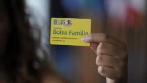 Valor médio do Bolsa Família bate recorde e chega a R$ 672 - economia, brasil
