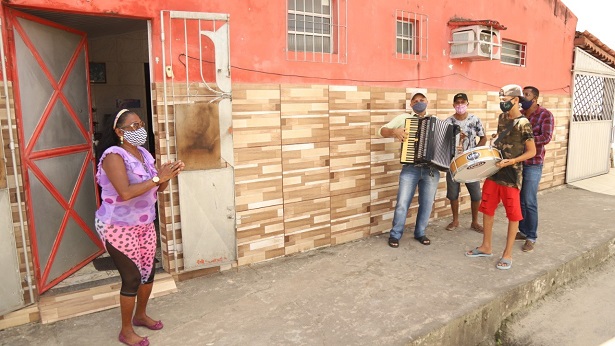 SAJ: Prefeitura realiza visita distanciada a participantes do SCFV - Idosos - saj, bahia