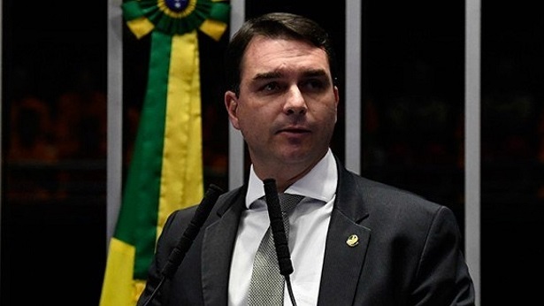 Flávio Bolsonaro defende que empréstimos do BNDES passem pelo crivo do Senado - politica, economia