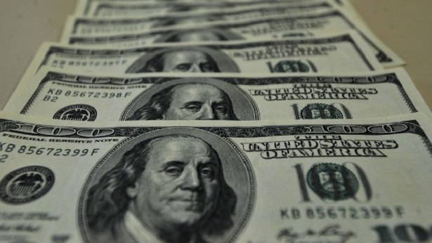 Dólar tem maior queda em um mês e fecha R$ 5,58 - economia