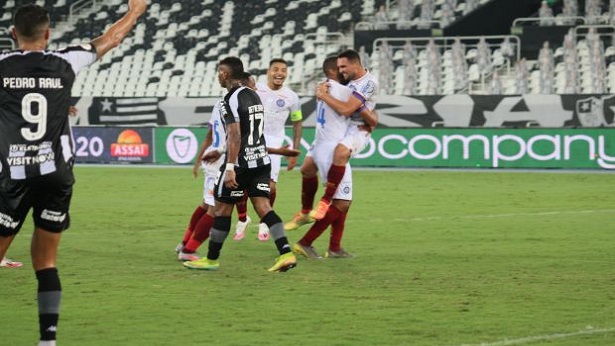 Com gols de Gilberto e Élber, Bahia vence o Botafogo e encerra longo jejum - noticias, esporte