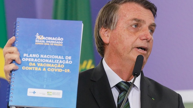 Planalto determina que cartão de vacinação de Bolsonaro fique em sigilo por 100 anos - politica