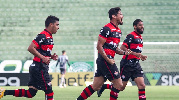 Vitória vence o Guarani, deixa o Z-4 e dá importante passo para permanecer na Série B - esporte