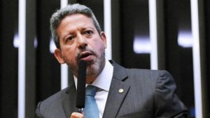 Arthur Lira atende pedido de relator e adia votação do projeto das Fake News - brasil