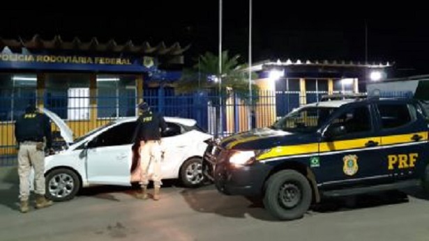 Barreiras: Carro roubado de mulher é recuperado pela PRF - noticias, barreiras, bahia