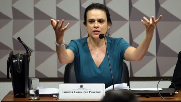 Deputada Janaína Paschoal defende ministro da Saúde - politica