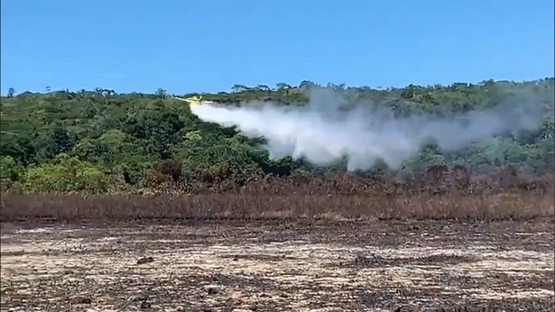 Porto Seguro: Combate a fogo em reserva indígena completa seis dias - porto-seguro, bahia