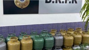 Itapicuru: Polícia recupera mais de mil botijões de gás roubados após sequestro de caminhoneiro - itapicuru, bahia