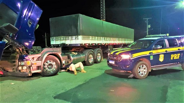 Caminhão Scania roubado em São Paulo é recuperado em Jequié - jequie, bahia