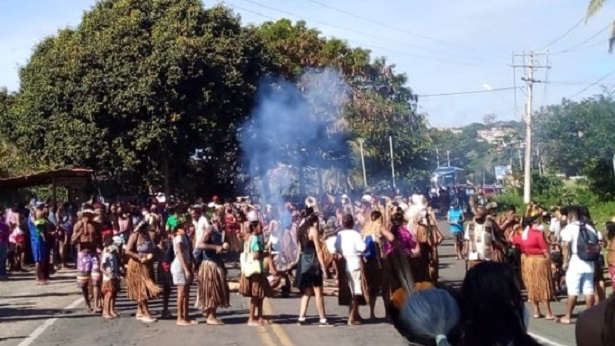 Ilhéus: Indígenas da etnia tupinambá fazem protesto na BA-001 contra PL de demarcação - noticias, ilheus, bahia