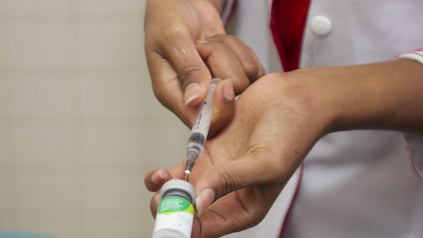 Criança indígena é a primeira a ser vacinada contra a Covid-19 no Brasil - brasil