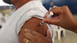 Mais de 43 milhões de pessoas já se vacinaram contra gripe no Brasil - saude, brasil