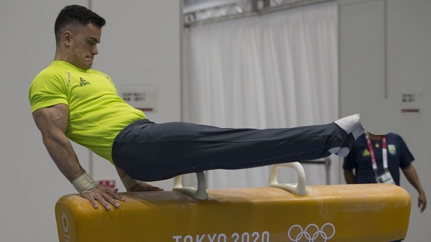 Caio Souza participa da final do salto dos Jogos de Tóquio - esporte