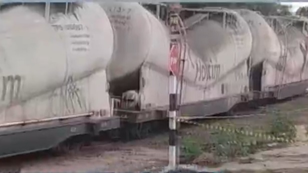 Brumado: Trem carregado com cimento descarrila - noticias, brumado, bahia