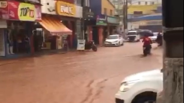 Ituberá: Chuva forte deixa centro da cidade alagado - noticias, itubera, destaque, bahia
