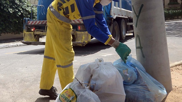 Porto Seguro: Liminar suspende licitação para coleta de lixo - porto-seguro, justica, bahia