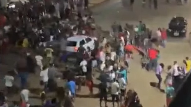 João Dourado: Dezoito pessoas ficam feridas após homem avançar carro contra multidão - irece, bahia