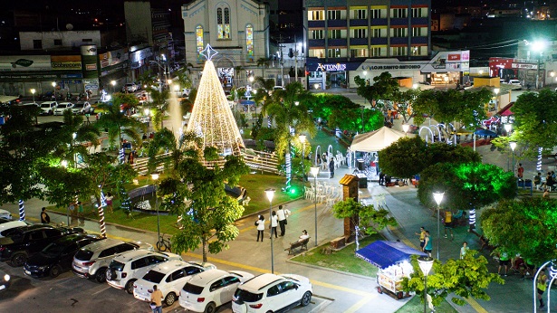 SAJ: Município inaugura iluminação de Natal da Praça Padre Mateus - saj, noticias, bahia