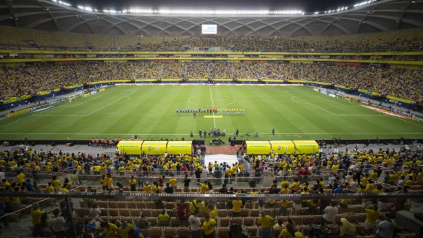 Profissionais de saúde recebem ingressos para jogo Brasil x Colômbia - esporte