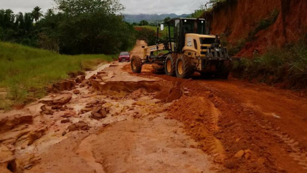Governo do Estado recupera estradas entre Itamaraju e Jucuruçu - itamaraju, destaque, bahia