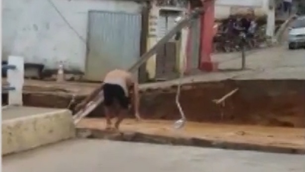 Macarani: Chuva destrói pontes e homem é levado pela correnteza - destaque, bahia