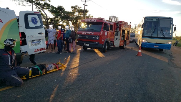 Vitória da Conquista: Bombeiros socorrem sete vítimas após acidente - vitoria-da-conquista, bahia, transito