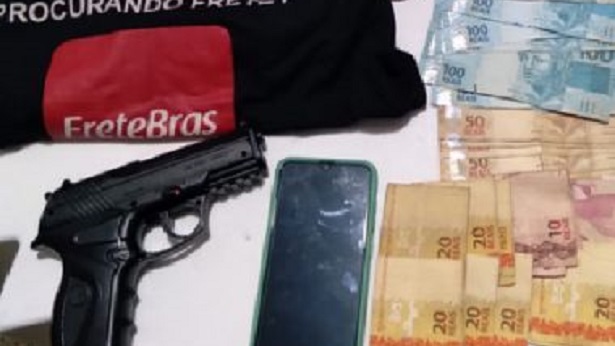 Jaguaquara: Polícia Militar recupera dinheiro após assalto em frente à delegacia - policia, jaguaquara, bahia