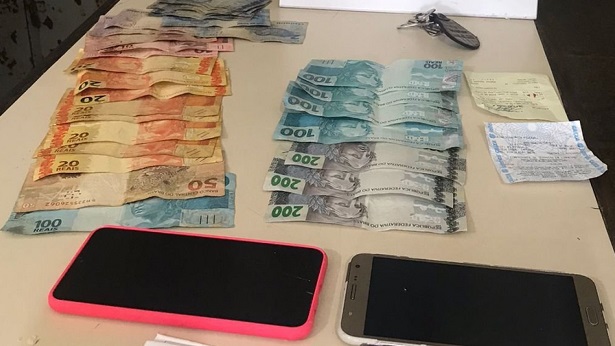 Taperoá: Polícia Militar localiza dupla que fazia compras com notas falsas - taperoa, policia, noticias, bahia