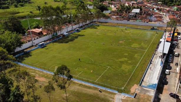 Jitaúna: Rui autoriza modernização de escola e entrega estádio reformado - jitauna, bahia
