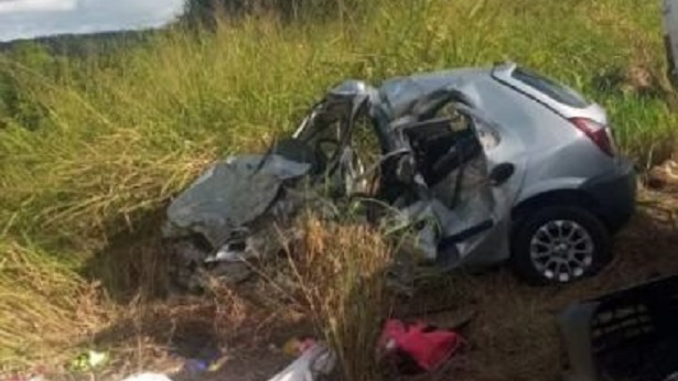 Teodoro Sampaio: Corpos de familiares vítimas de acidente são sepultados - teodoro-sampaio, bahia, transito