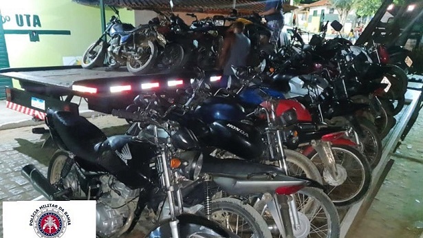 Cruz das Almas: PM encerra festa ‘paredão’ e apreende motocicletas irregulares - cruz-das-almas, bahia