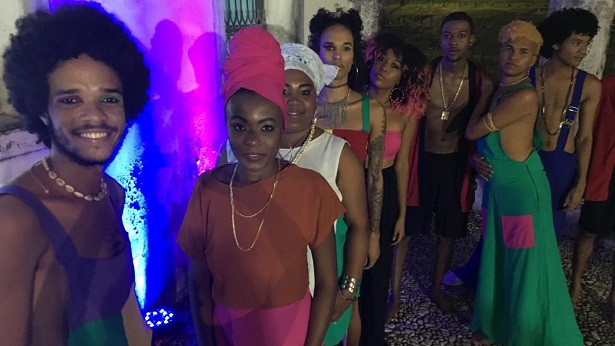 Santo Amaro: Desfile de moda afro encanta moradores - santo-amaro, noticias, moda
