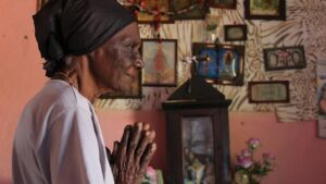 SAJ: Aos 111 anos, Dona Quinha mantém tradição de benzimento - saj, noticias, destaque, bahia