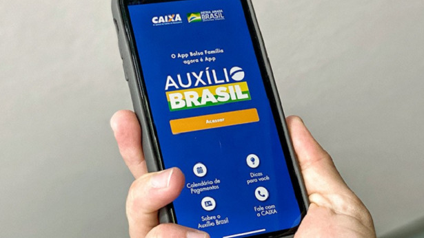 Ministro nega suspender empréstimo do Auxílio Brasil - economia