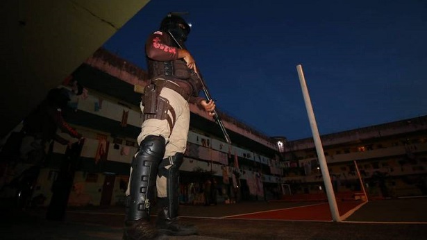 Celulares são encontrados em cela de detento suspeito de ordenar sequestros - salvador, policia, bahia