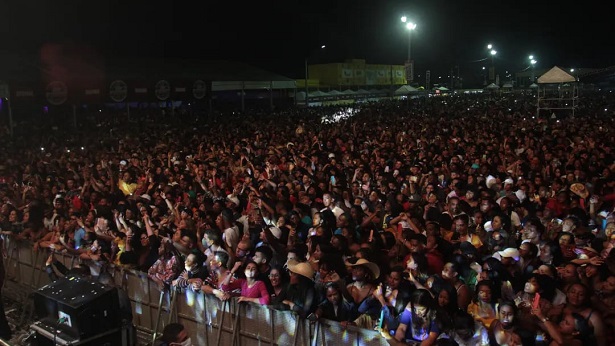 Cruz das Almas: Maiara e Maraisa e outras atrações reuniram multidão na 2ª noite do São João - sao-joao-2022-2, noticias, cruz-das-almas