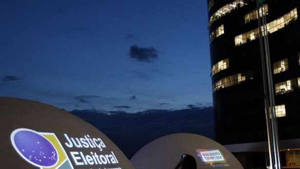 TSE manda apagar post que liga candidato Lula a casos de corrupção - politica, justica