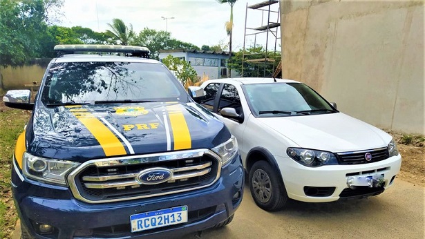 Itabuna: Homem é preso transitando com carro roubado - policia, noticias, itabuna, bahia