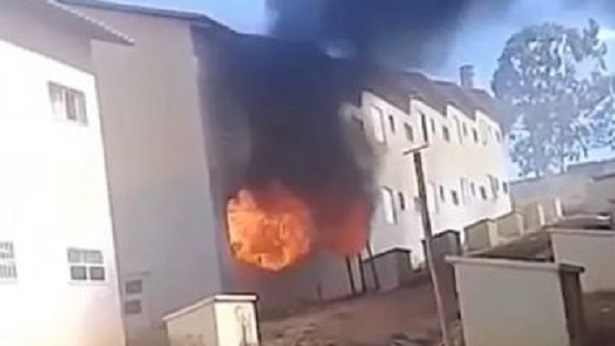 Caetité: Casa fica destruída após criança provocar incêndio - caetite, bahia