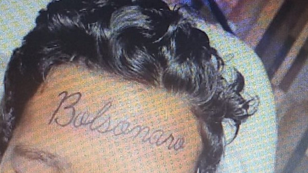 Adolescente tatua nome de Bolsonaro na testa - politica