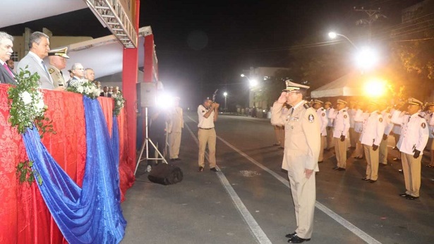 PM forma novos oficiais em solenidade na Vila Militar do Bomfim - noticias, bahia