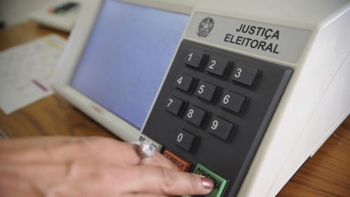 Urna eletrônica usada nas eleições no Brasil