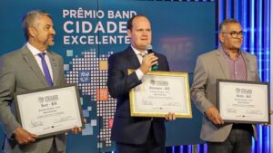 Amargosa: Prefeito Júlio Pinheiro ganha prêmio de melhor gestão da Bahia - noticias, amargosa