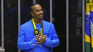 Piloto Lewis Hamilton recebe da Câmara dos Deputados título de cidadão honorário brasileiro - politica, esporte