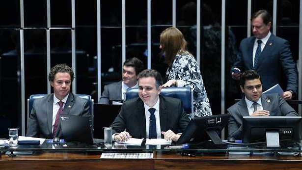 Senado aprova PEC que financia o piso da enfermagem - brasil