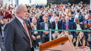 Presidente Lula determina elaboração de proposta para valorização do salário mínimo - brasil