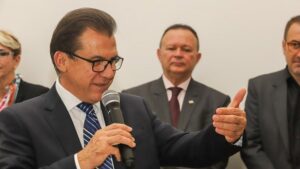 Luiz Marinho diz que ministério trabalhará numa política permanente de valorização do salário mínimo - brasil